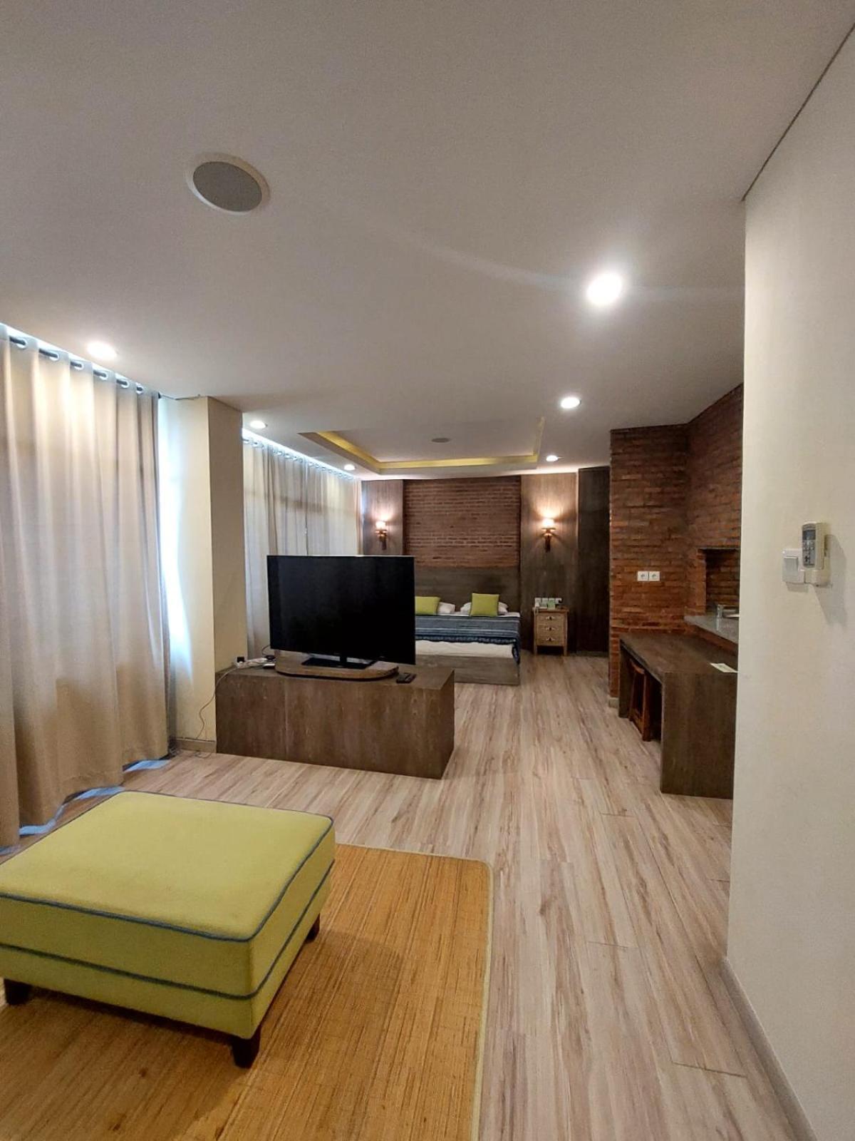 Apartemen Senayan Jakarta Exterior photo