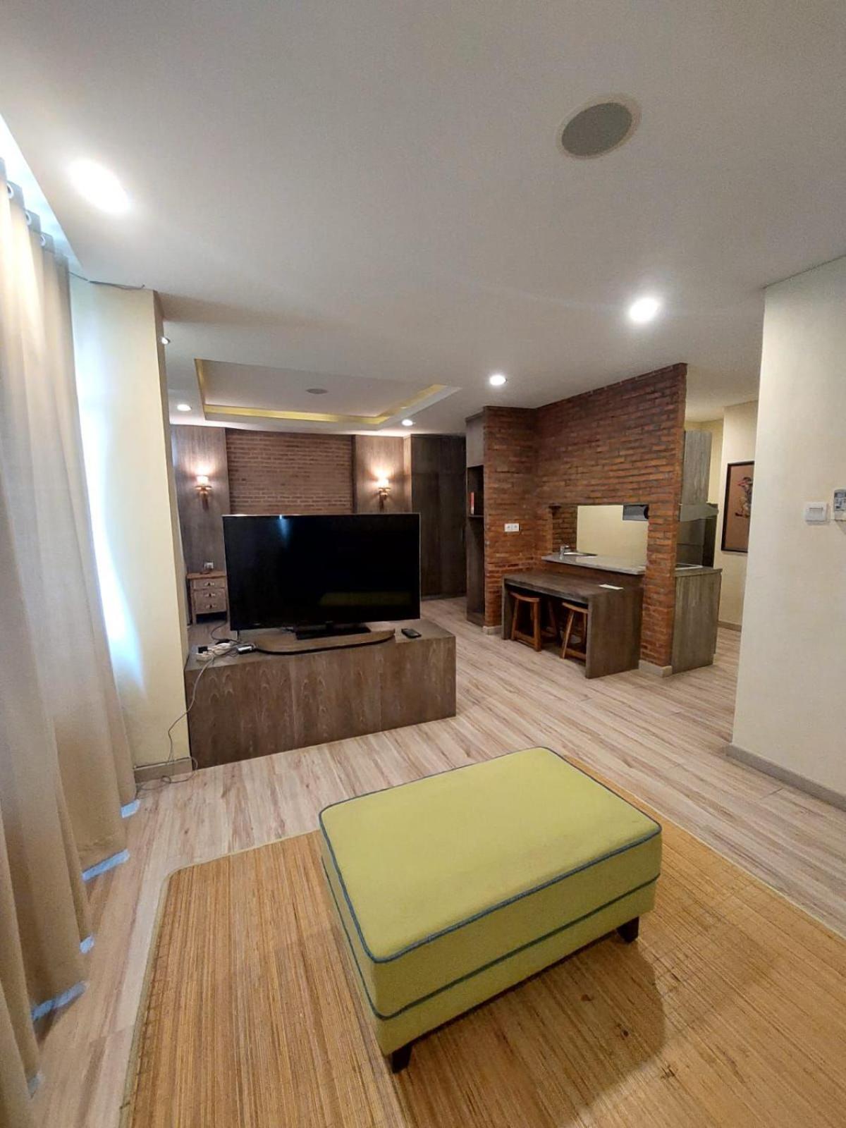Apartemen Senayan Jakarta Exterior photo